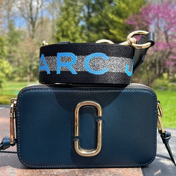 Marc Jacobs Handbags - 🔥PRICE DROP🔥MARC JACOBS SNAPSHOT NAVY BLUE